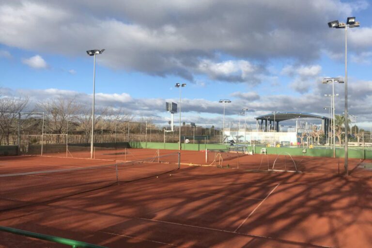 polideportivo pobla de farnals - pista de tenis