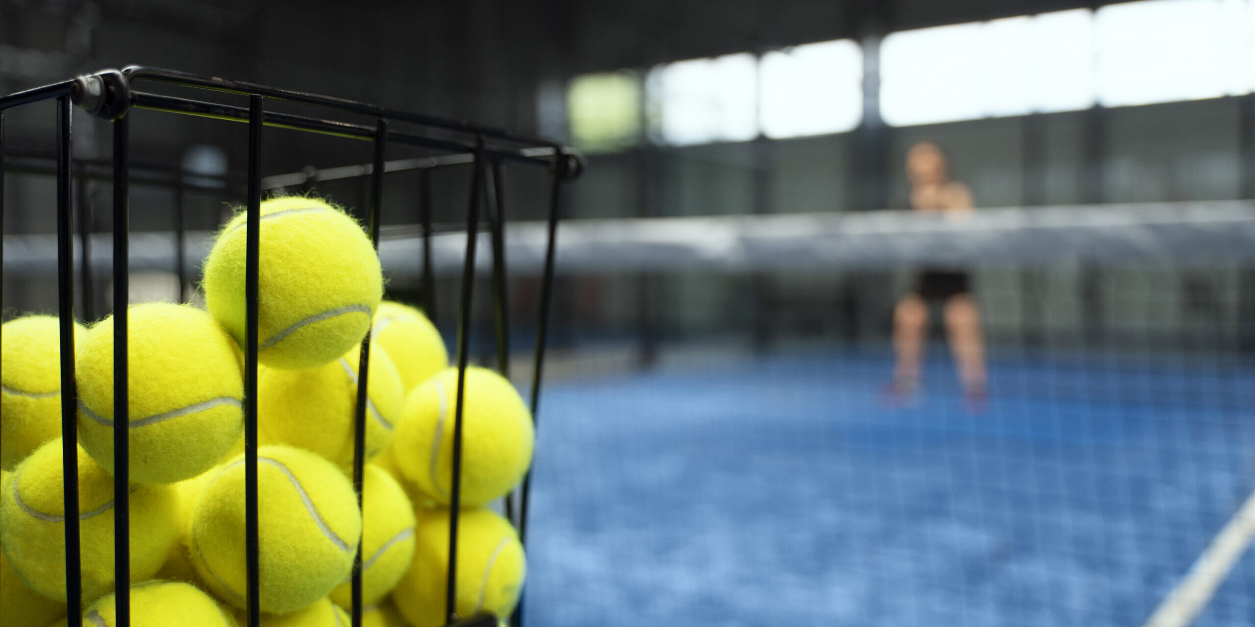 jugar a pádel en Valencia-pelotas